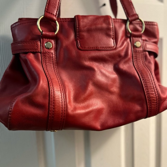 Elegant Red Leather Handbag - Picture 9 of 13